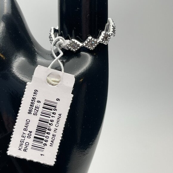 Kendra Scott Kinsley Silver Band Ring in White Crystal, Size 9 - NWT - Picture 3 of 5